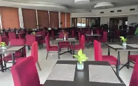 Parkside Mandarin Hotel Pekalongan - breakfast
