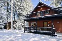 Otter Chalet On Fish Lake 4 Bedroom Home by NW Comfy Cabins by RedAwning