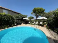 Chambres d'Hôtes et Gîtes le Mas Mellou - Pools