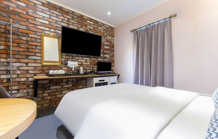 Avenue Hotel