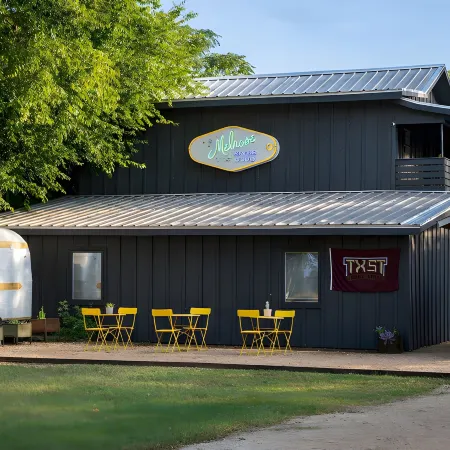 Melrose River Club
