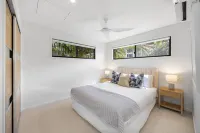 Bright Beachside Family House With Ocean Views - 3-Star
