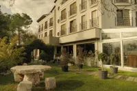 Lale Hotel