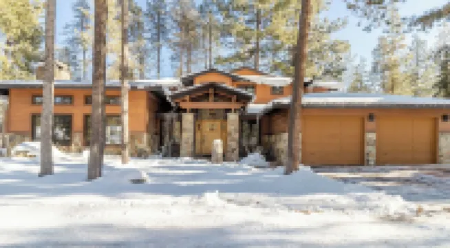 Base Camp by AvantStay Magical Cabin w Sauna Hot Tub Close to Snow Golf