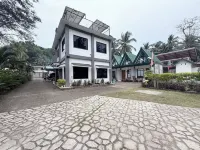 Seaside Traveler's Inn by Camiguin Island Home