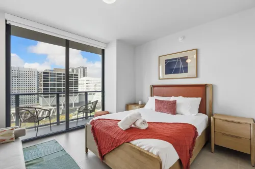 11 Ne Miami Worldcenter - We Host - Homestays