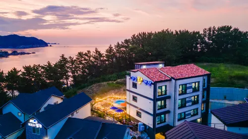 Samcheok Jangho Top Pension - Pools