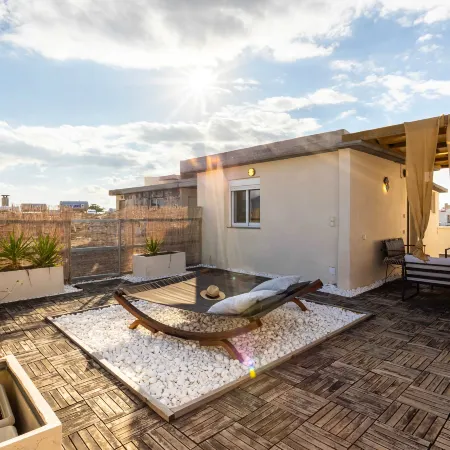 Urban Nest - Loft with Private Rooftop Garden