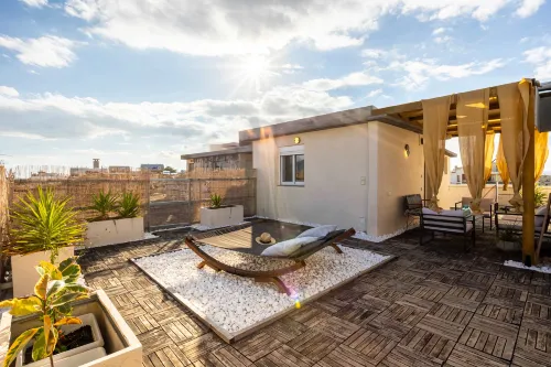 Urban Nest - Loft with Private Rooftop Garden - 2-Star