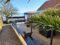 Facing the Sea, Dominant View, la Plage 300m Away