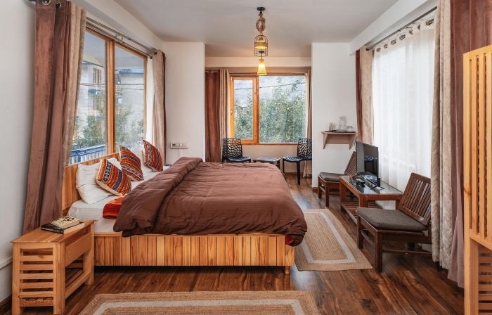 The Bunker Burwa Manali