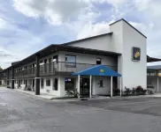 Super 8 by Wyndham Richmond Hill - 2-Sterne
