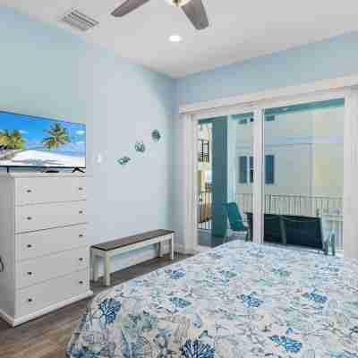 4B Balcony Beachfront Access to Indian Rocks Beach Rooms