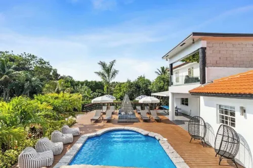 Glam Manor by Glam Homes