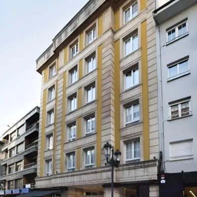 Hotel Clarin Hotels near Church of Santa María de la Corte