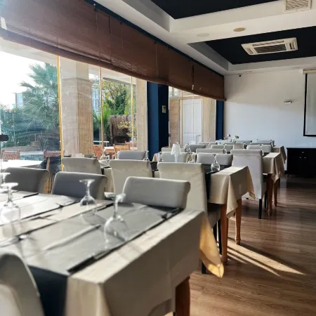 Zinos Hotel
