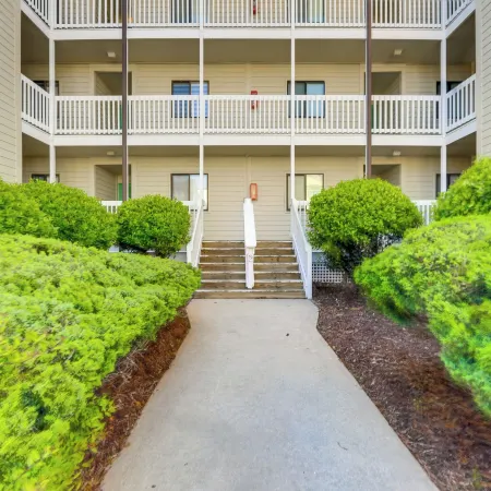 Emerald Isle Resort-Style Condo Walk to Beaches!