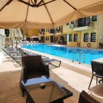 T & G Apartments - Swimmingpools