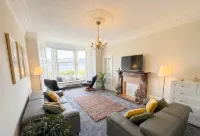 Stylish River View Stay Sleeps 6 - Condos