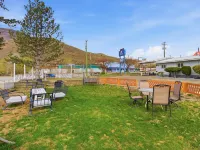 Canadas Best Value Desert Inn & Suites Hotels in Cache Creek