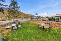 Canadas Best Value Desert Inn & Suites