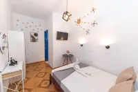 Lunar Seaside Hotel - Inns