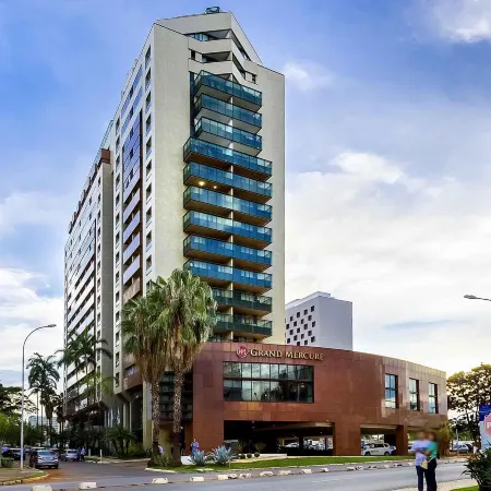 Grand Mercure Brasilia Eixo Monumental Отели рядом с достопримечательностью «Военный штаб»