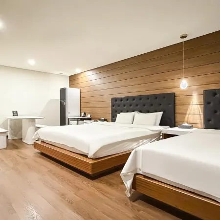 M Place Hotel Guwol-dong Отели рядом с достопримечательностью «Спортивный Комплекс Инчхон Мунхак»