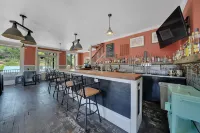 The Groveland Hotel