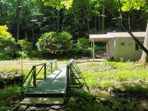 A Secluded Cabin on a Babbling Brook - 3つ星