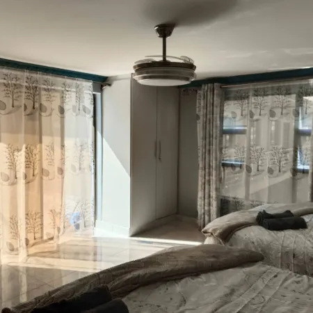 Crompton Studio Apartment 786 Отели в г. Береа