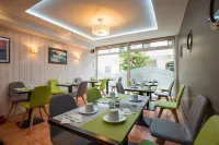 Brit Hotel des Halles - parking