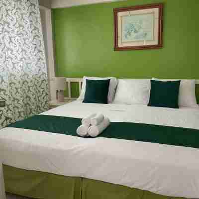 Melrose Beach Apartments Inc Rooms