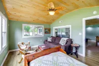 Private Beach! Home w/ 2 Guest Cabins in Hiwassee - 3-Star