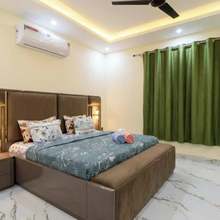 4 Bedroom Farmhouse With Private Pool In Noida