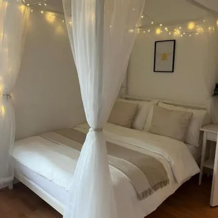 The Cotton Mill Hideaway Отели в г. Теймсайд