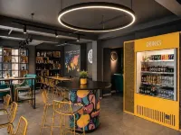 Bucharest Unirii Square - Handwritten Collection - Bar