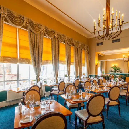 Royal Hotel