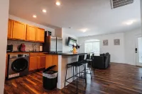 Lakefront Villa 4 / Dock Access - 3-Star