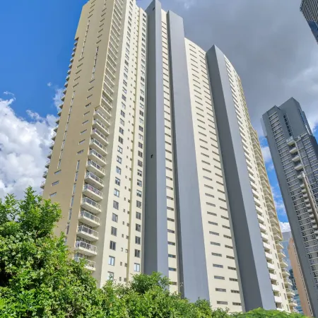 Stunning! 2Bed, 1Bath, 1Car, VIEWS ~ CBD