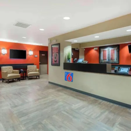 Motel 6 Suites Seattle Kent, WA Hotels in Kent