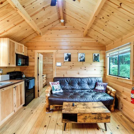 Catskills Tiny Home Cabin: Surrounded by Nature!