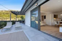 Saronia Estate - Boutique