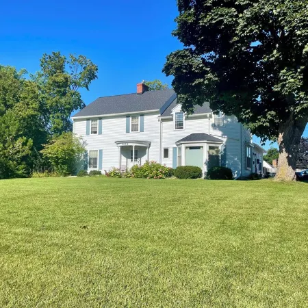 Spacious 5-bedroom Allouez Home - 6 min drive to Lambeau