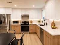 Luxe Ensuite near USC-Shared Home - Hostels