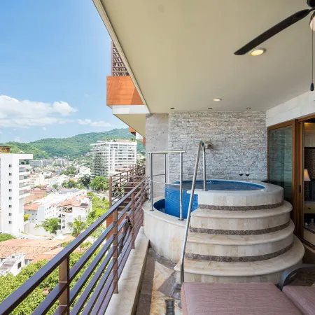 Pinnacle Resorts 220