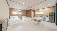 Namhae Chojun Bada Forest Glamping - Bergblick