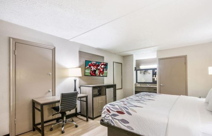 Super 8 by Wyndham Richmond Hill