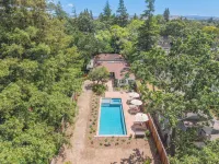 Casa la Paloma - Steps from the Sonoma Plaza with Pool and Spa - Pool