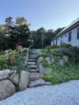 5 Min Walk to Nauset Beach, Heated Pool & Hot Tub - WiFi